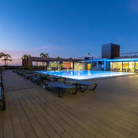 The Views Monumental 4*