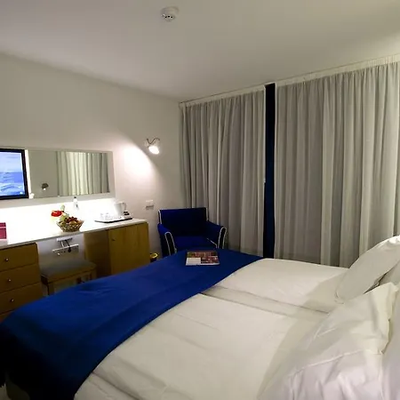 The Views Monumental 4*