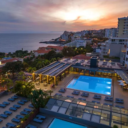 The Views Monumental Ξενοδοχείο 4*