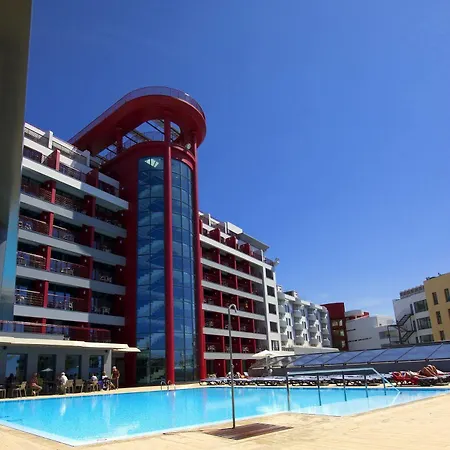 The Views Monumental Φουνκάλ